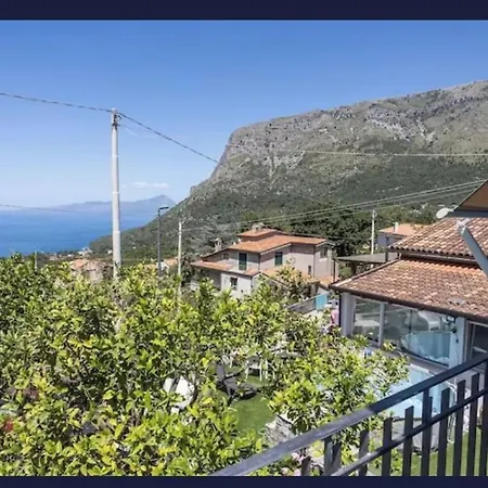 La Casa Di Carolina Bed & Breakfast